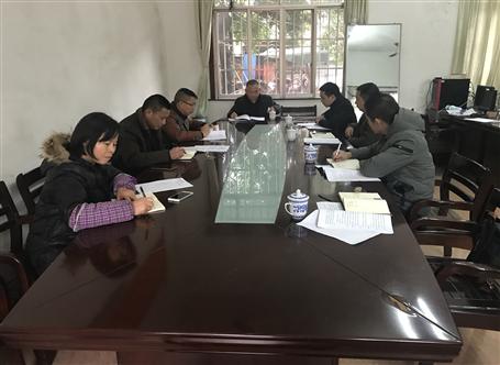 唐峰參加指導(dǎo)五公司領(lǐng)導(dǎo)班子民主生活會