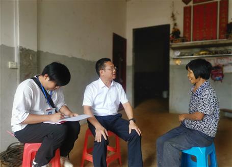 公司領(lǐng)導到扶貧一線助力脫貧攻堅