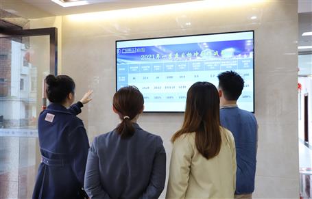 冶建公司建成新一代網絡數(shù)字多媒體信息發(fā)布系統(tǒng)——23臺高清顯示屏傳導壓力激發(fā)動力