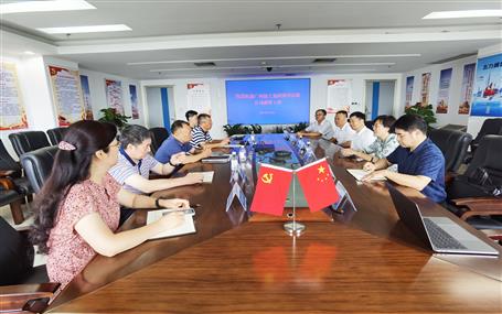 侯立林、李靜丹與廣西廣投臨港工業(yè)有限公司董事長麥勇軍舉行工作會談