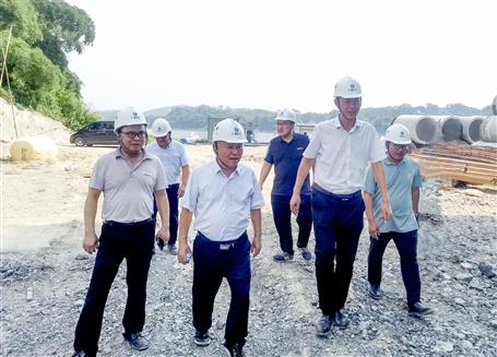 唐峰、何勇到桂東分公司項(xiàng)目開(kāi)展2023年第二季度安全生產(chǎn)質(zhì)量綜合大檢查暨“圍墻內(nèi)圍墻外”和“以包代管”專(zhuān)項(xiàng)檢查